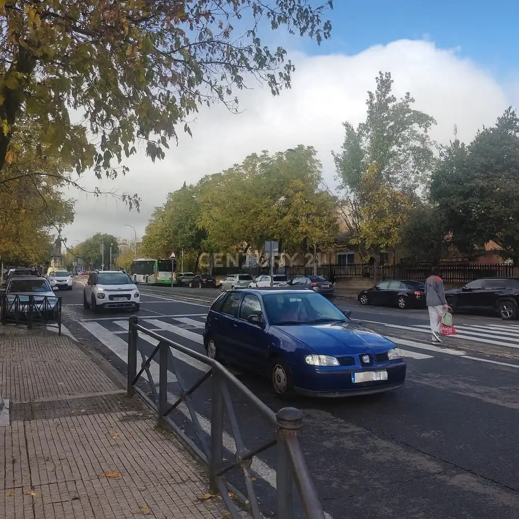 Vista exterior de Local en venta en Cáceres con Aire acondicionado