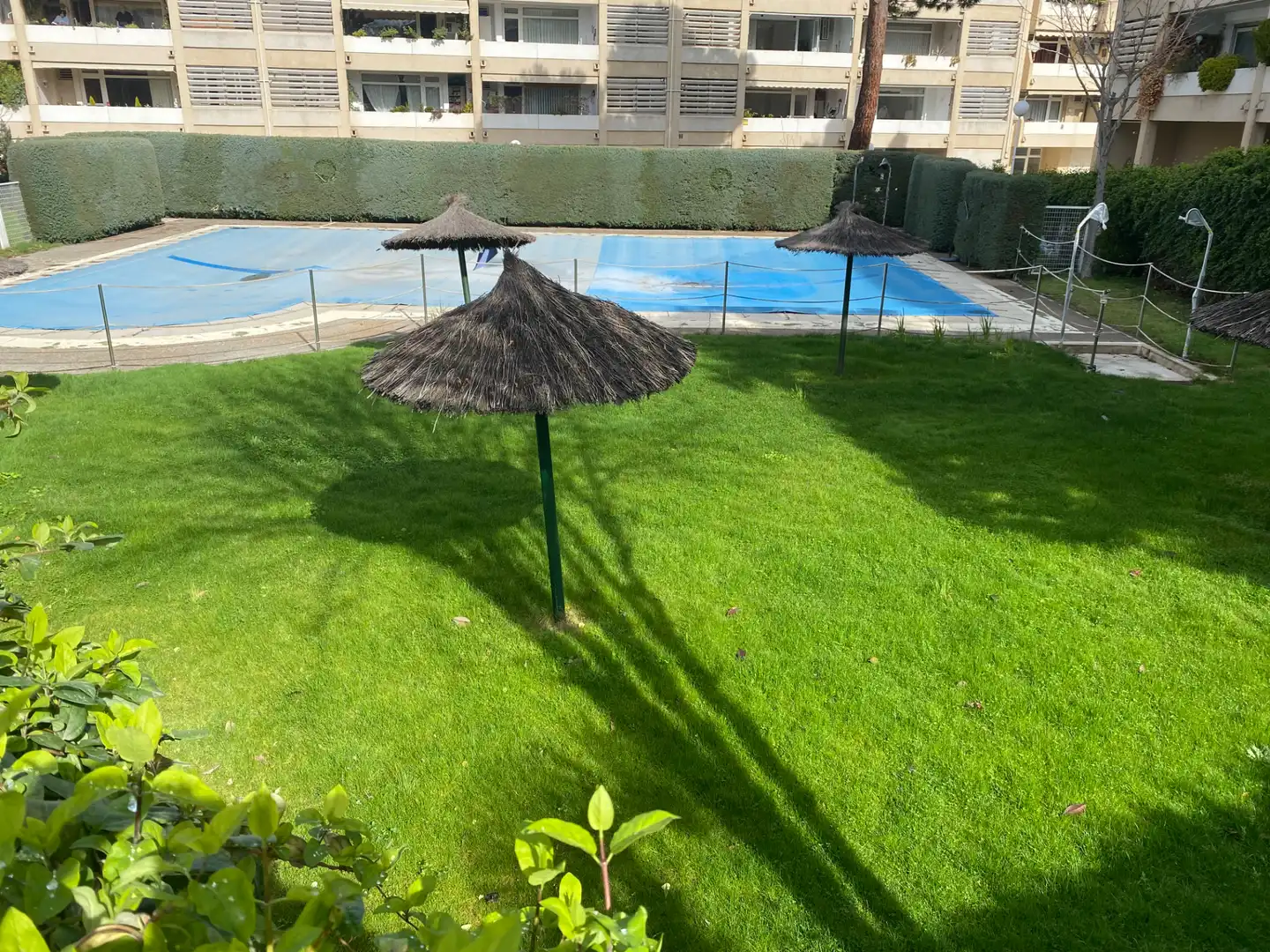 Piscina de Planta baja en venta en Pozuelo de Alarcón con Calefacción, Terraza y Horno