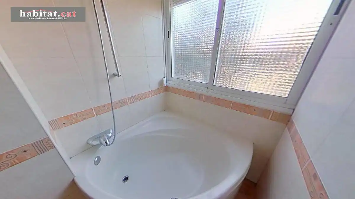 Bany de Pis en venda en Vilanova i la Geltrú amb Balcó