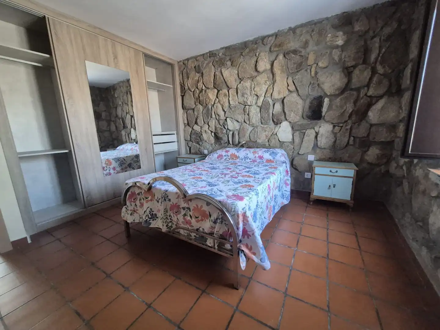 Dormitori de Casa o xalet de lloguer en Gemuño amb Calefacció, Jardí privat i Terrassa