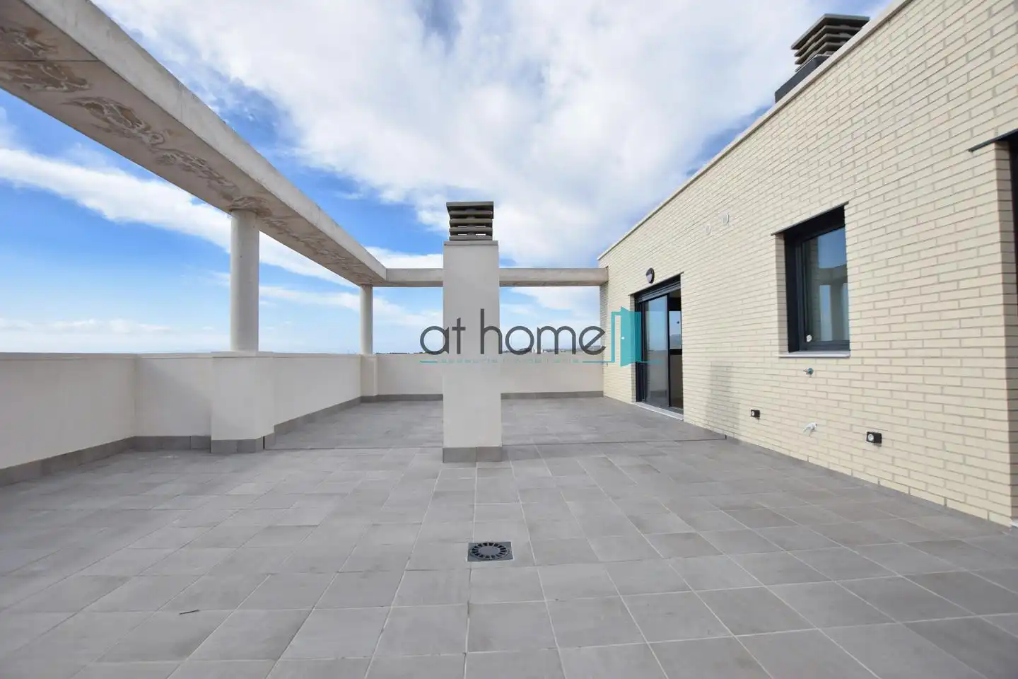 Terraza de Ático en venta en La Pobla de Farnals con Aire acondicionado, Calefacción y Parquet