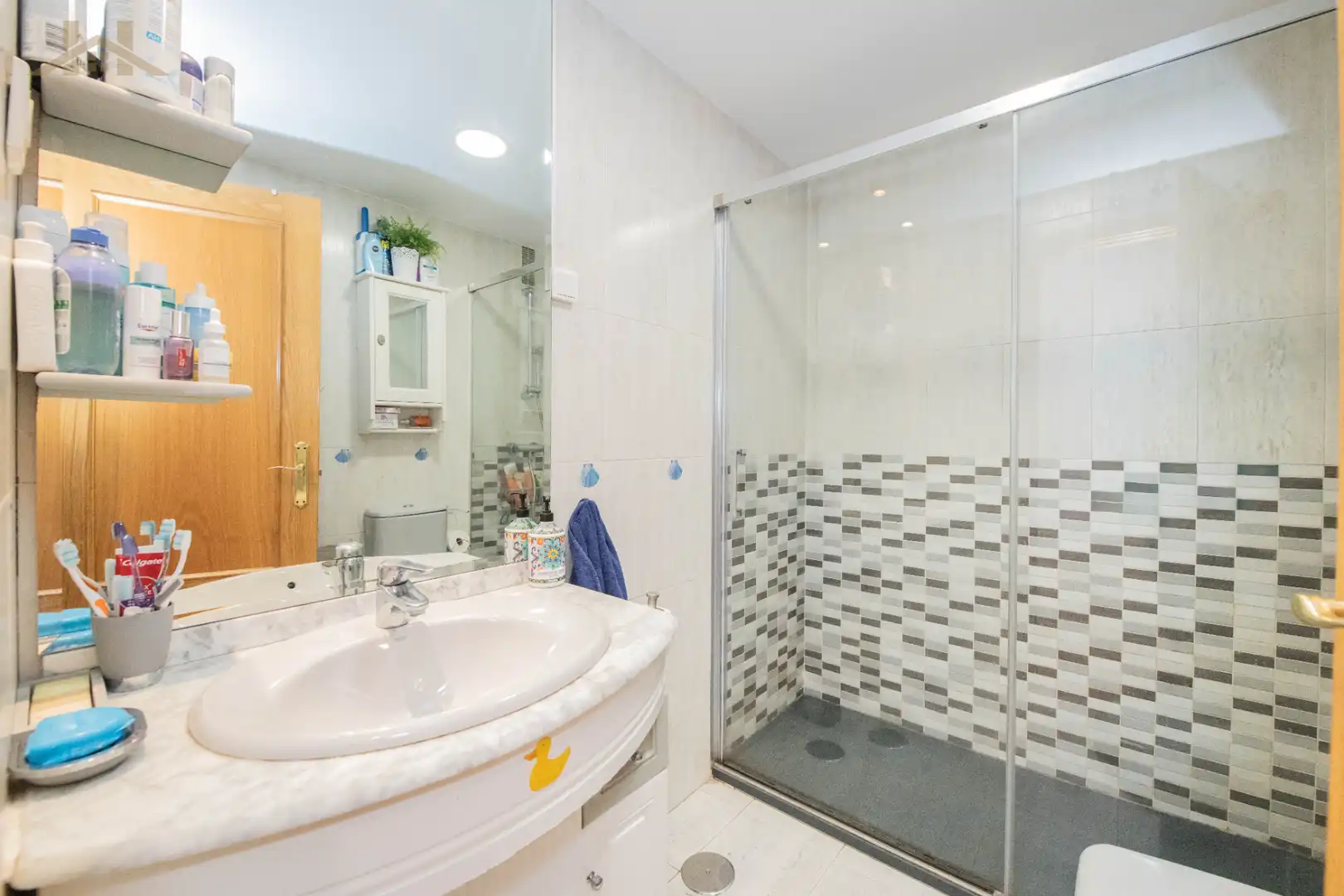 Badezimmer von Wohnung zum Verkauf in Tres Cantos mit Klimaanlage, Heizung und Möbliert