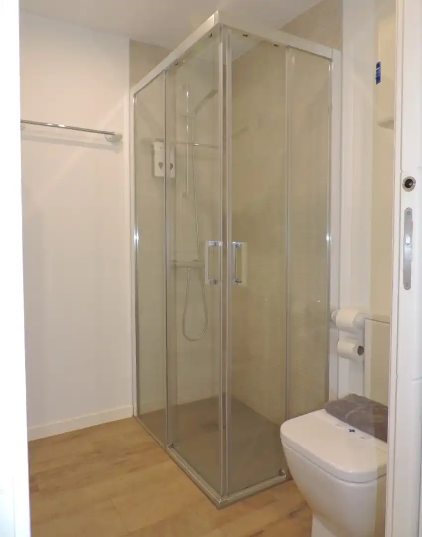 Badezimmer von Wohnung zur Miete in Salamanca mit Heizung und Möbliert