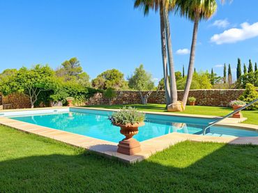 Maison rustique avec balcon à vendre à Llucmajor pueblo