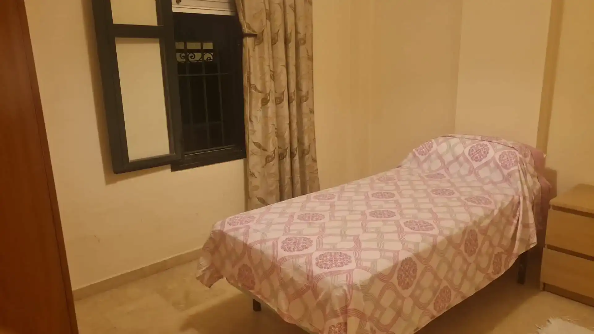 Habitación de Estudio para compartir en Zona Universitaria 