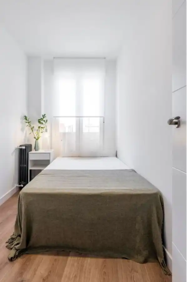 Schlafzimmer von Wohnung zur Miete in Madrid mit Klimaanlage, Heizung und Möbliert