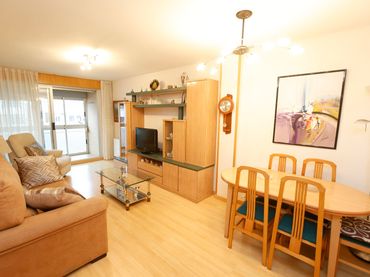 Flat with balcony for sale in Calle de Lastanosa