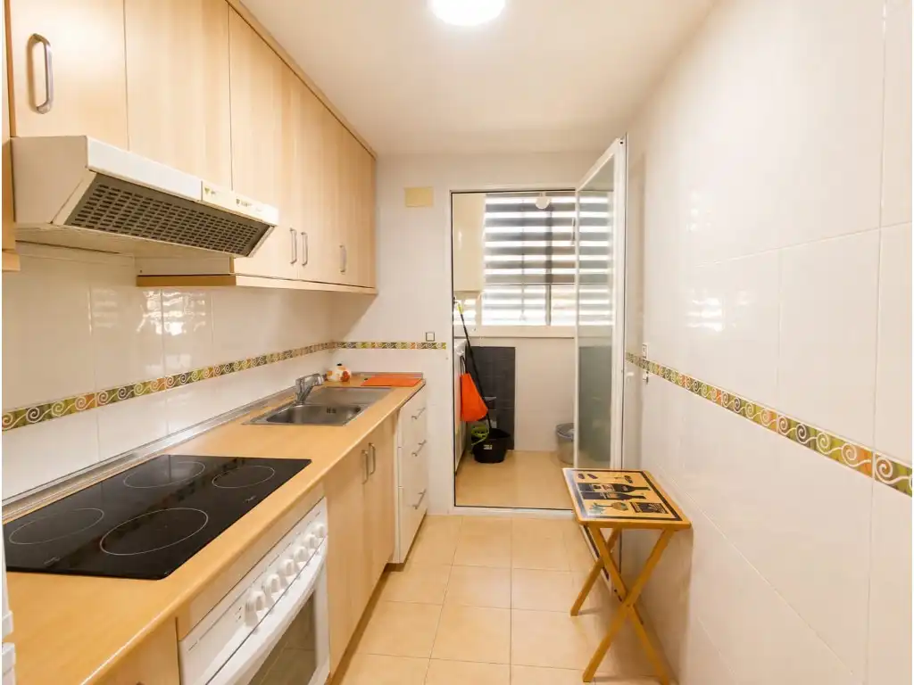 Küche von Wohnung zum Verkauf in Benidorm mit Klimaanlage und Möbliert