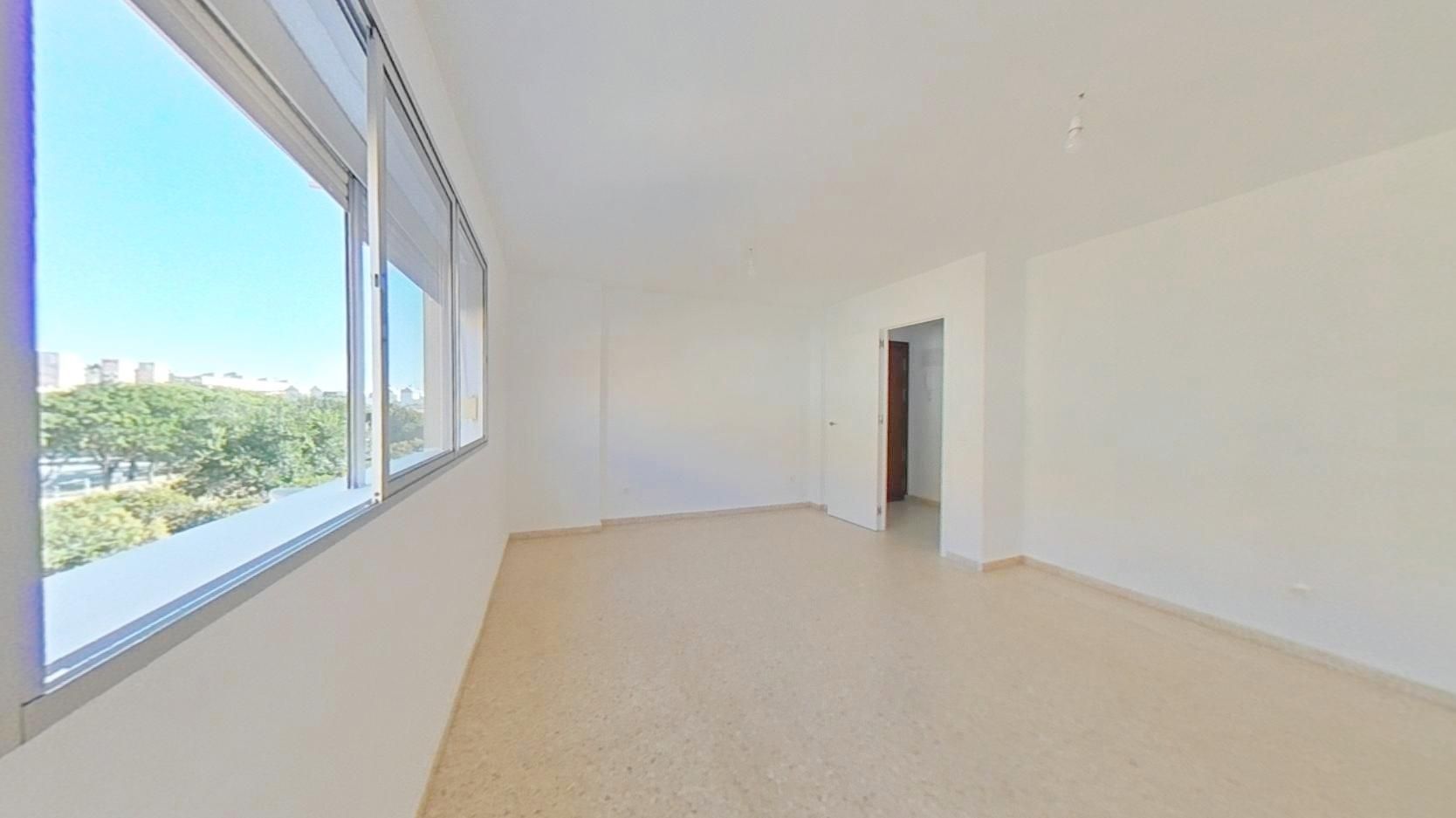 Bedroom of Flat for sale in  Sevilla Capital  with Oven