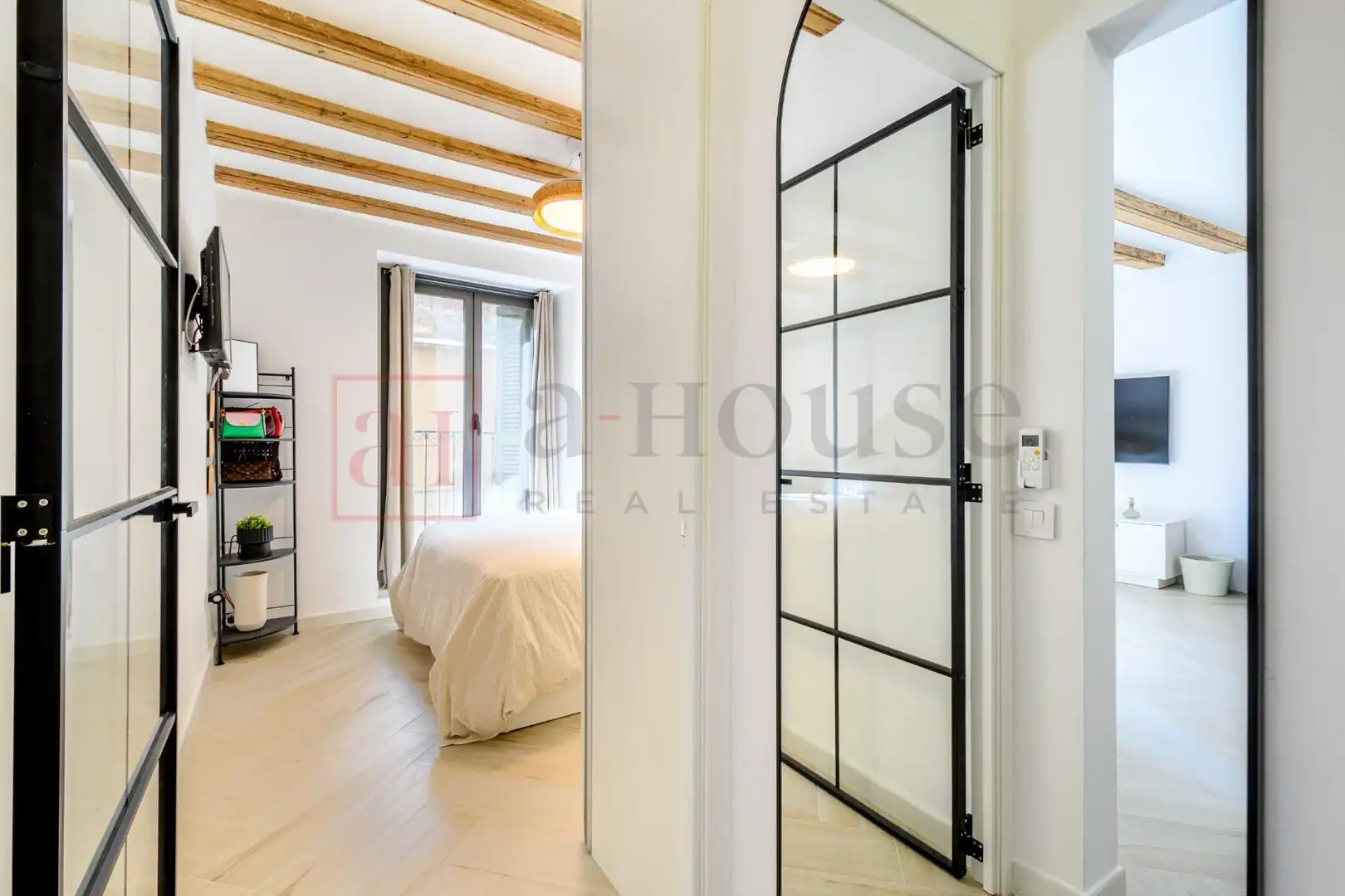 Bedroom of Flat for sale in Barcelona  with Air Conditioner, Heating and Storage room