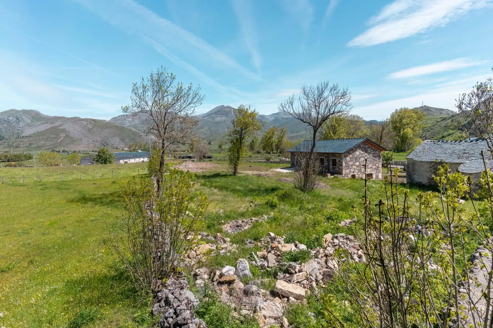 Casa o chalet en venta en Cabrillanes con Jardín privado, Terraza y Trastero