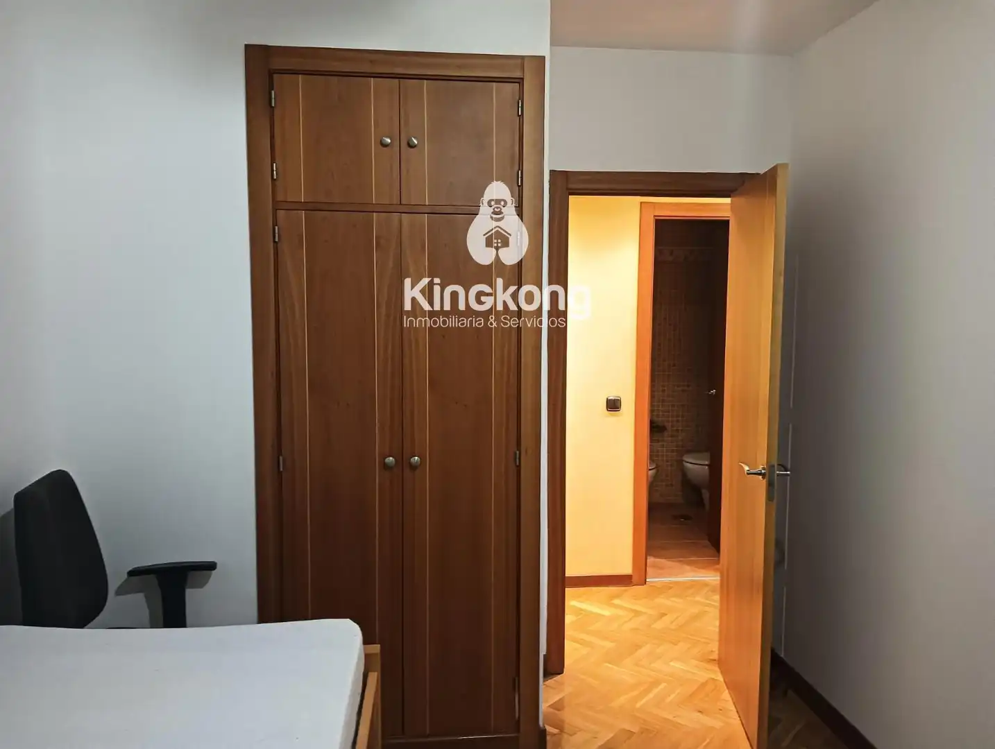 Bedroom of Flat for sale in Madrid  with Air Conditioner, Heating and Swimming Pool
