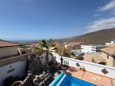 Villa con balcone in vendita a Costa Adeje