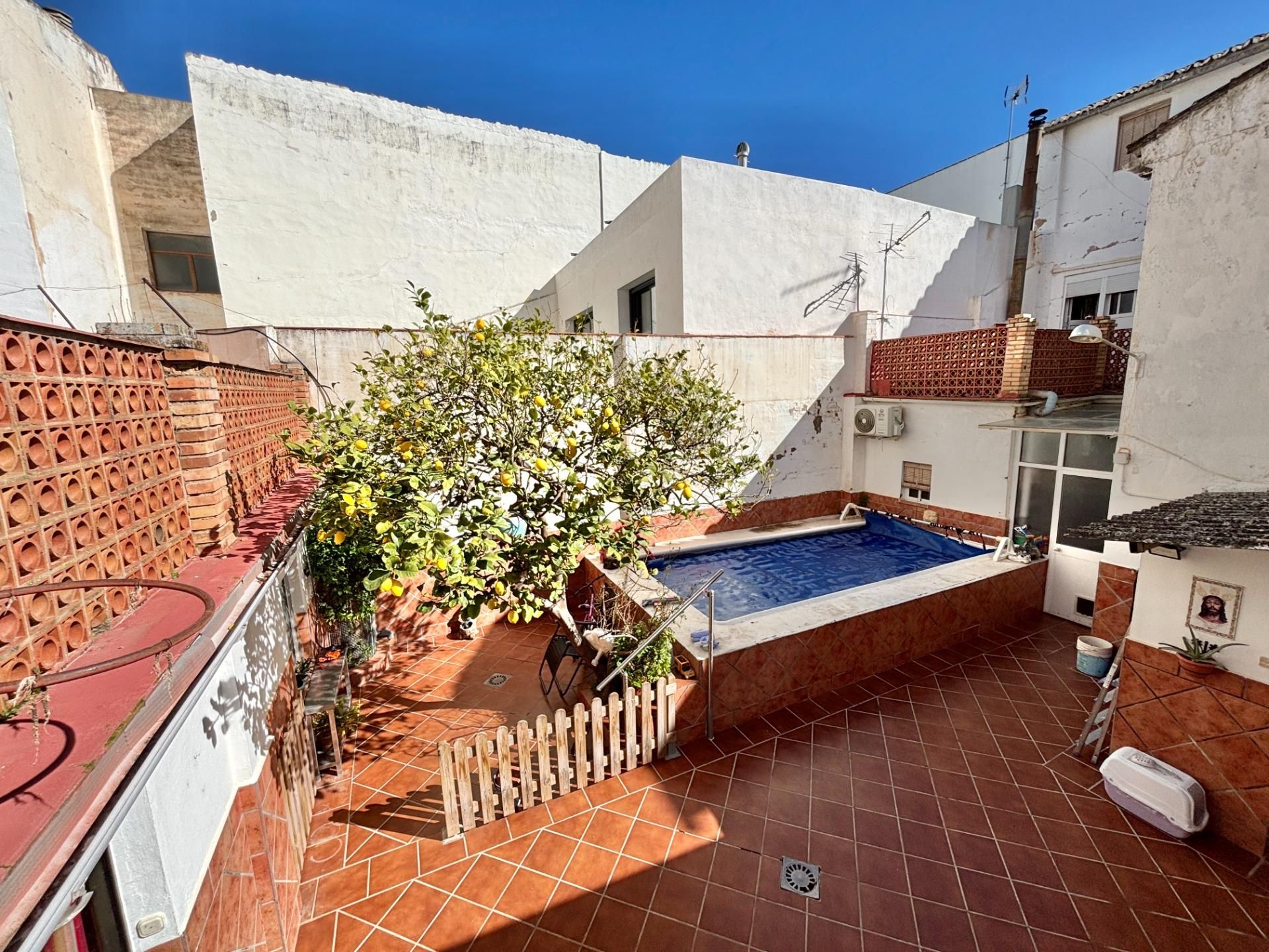 Piscina de Casa adosada en venda en Antequera amb Aire condicionat, Terrassa i Traster