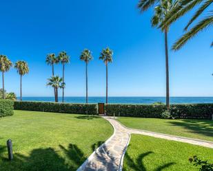 Jardí de Planta baixa en venda en Estepona amb Aire condicionat, Terrassa i Piscina