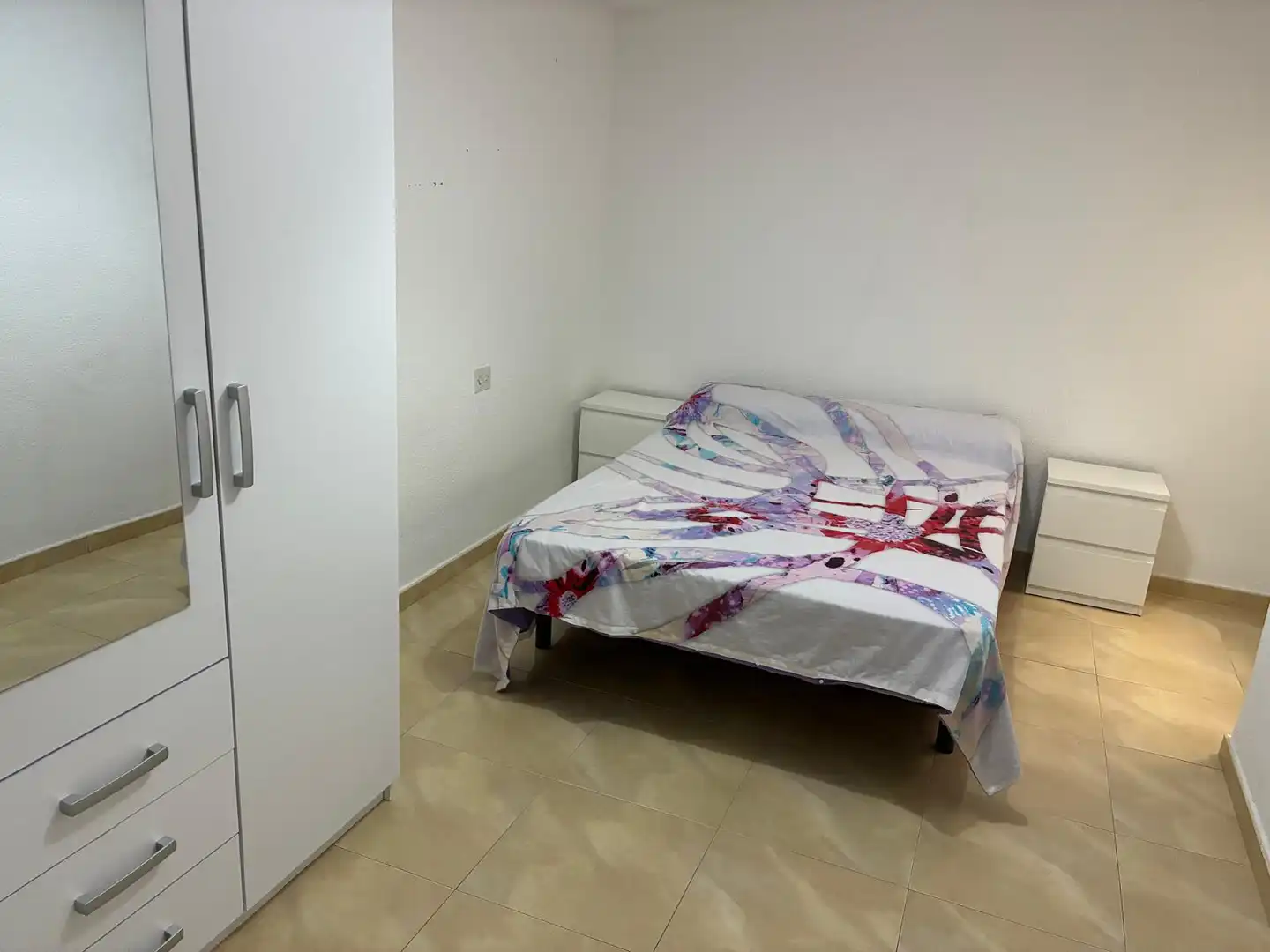 Dormitori de Pis de lloguer en Granada amb Moblat, Forn i Rentadora