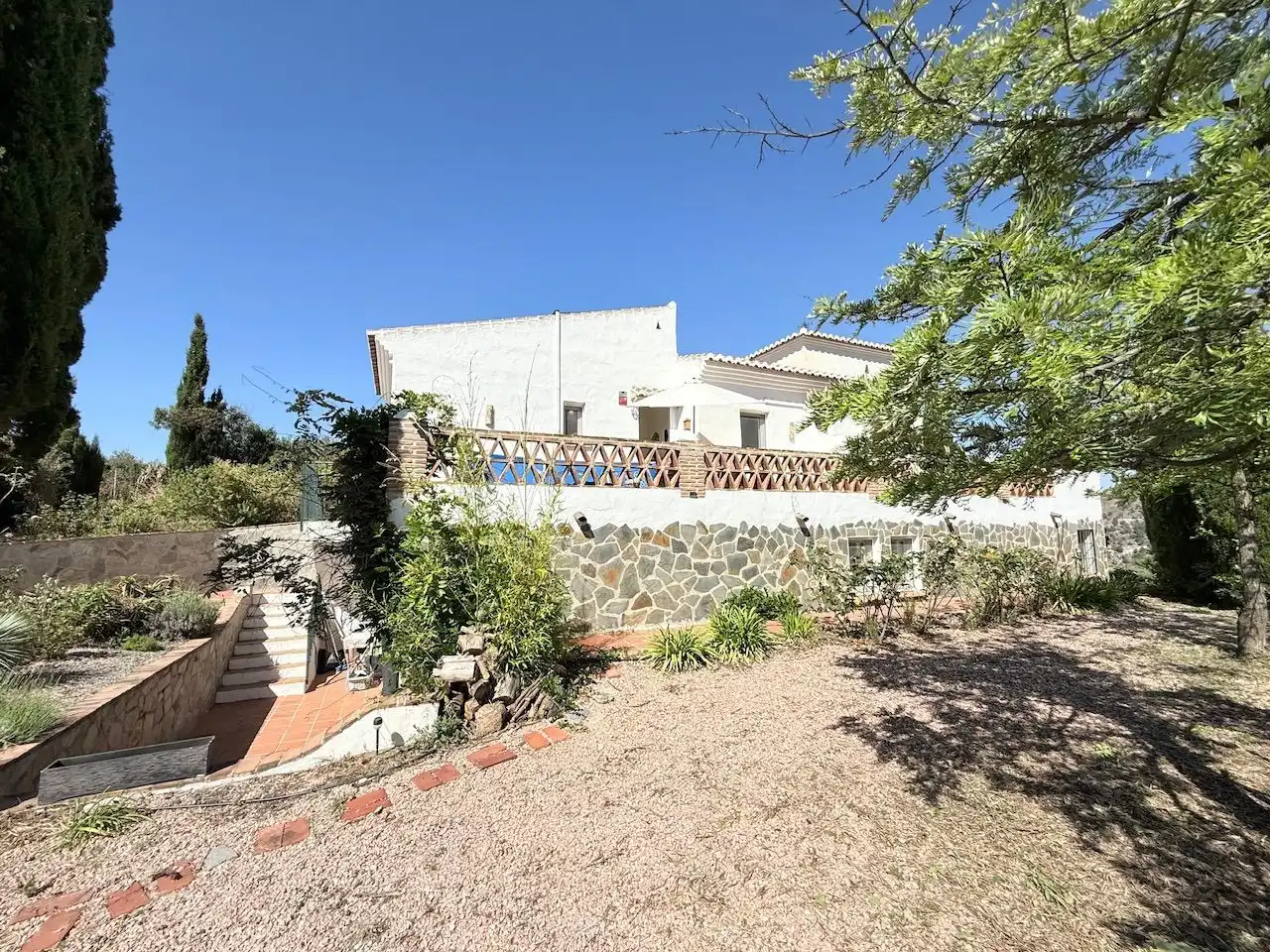 Vista exterior de Casa o xalet en venda en Frigiliana amb Aire condicionat, Calefacció i Jardí privat