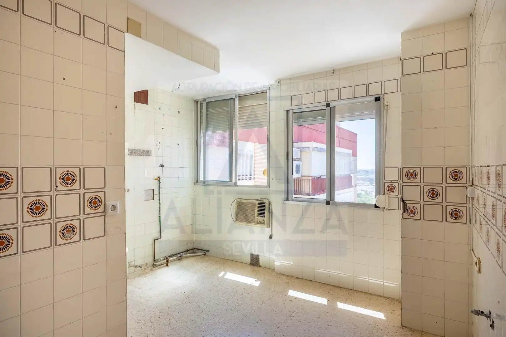 Cuina de Pis en venda en Camas amb Aire condicionat, Terrassa i Traster
