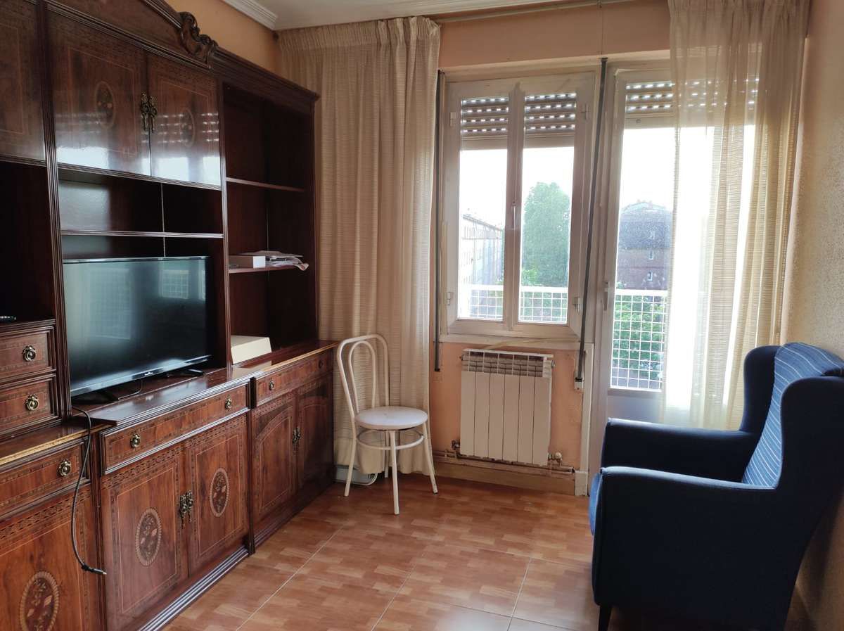 Sala d'estar de Pis de lloguer en Vitoria - Gasteiz amb Calefacció i Moblat