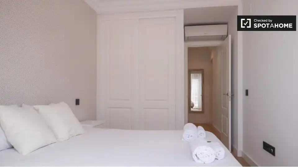 Habitación de Piso de alquiler en Madrid con Aire acondicionado, Calefacción y Amueblado