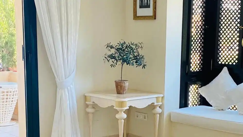 Dormitori de Àtic de lloguer en Estepona amb Aire condicionat, Terrassa i Piscina