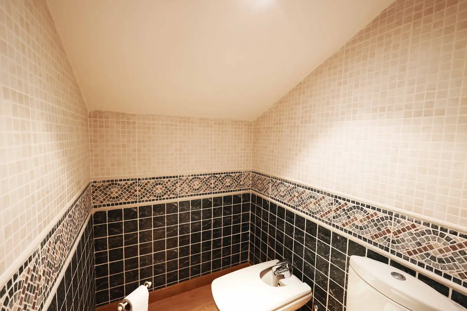 Baño de Casa o chalet en venta en Colmenarejo con Calefacción, Jardín privado y Terraza
