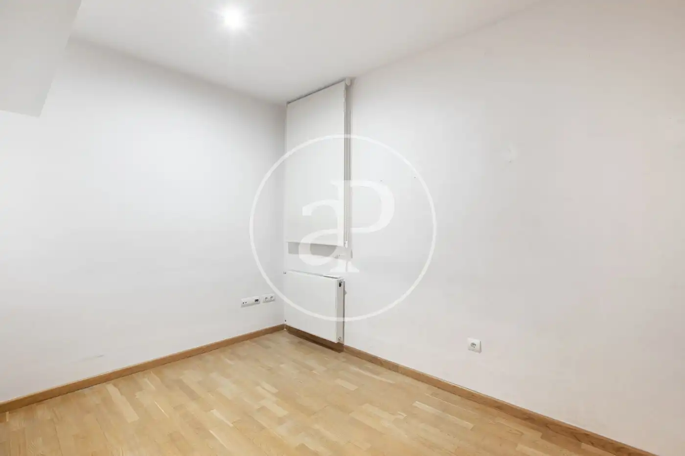 Wohnung zum Verkauf in Valencia mit Klimaanlage, Heizung und Terrasse