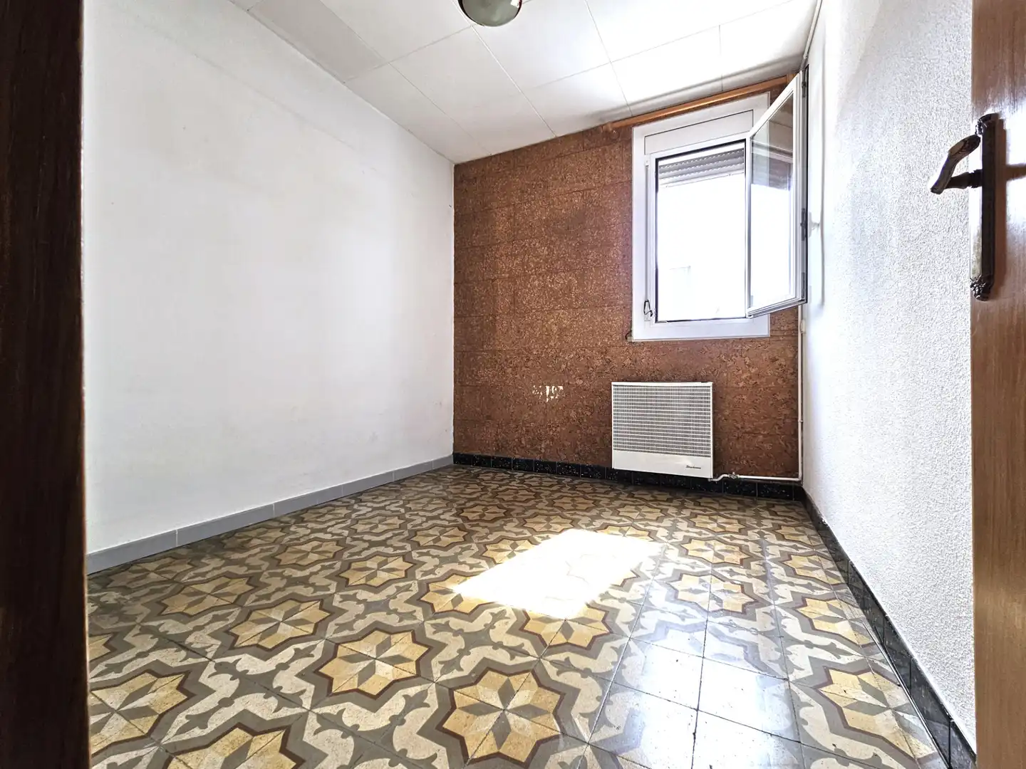 Habitación de Piso en venta en Badalona con Calefacción