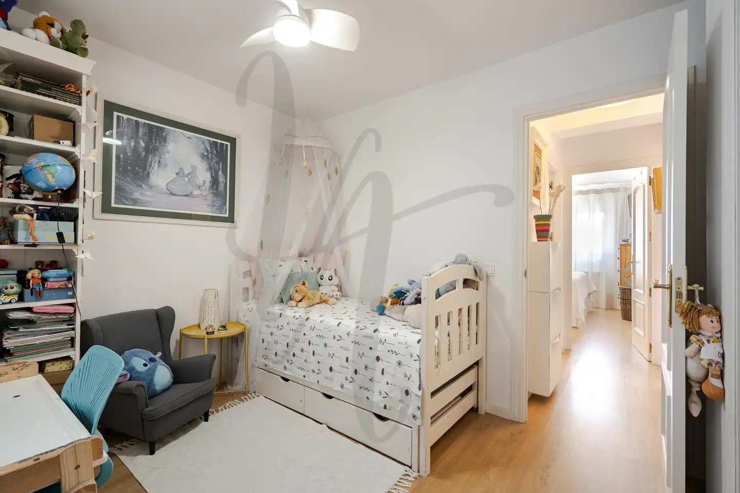 Flat for sale in Carril Del Conde, Canillas