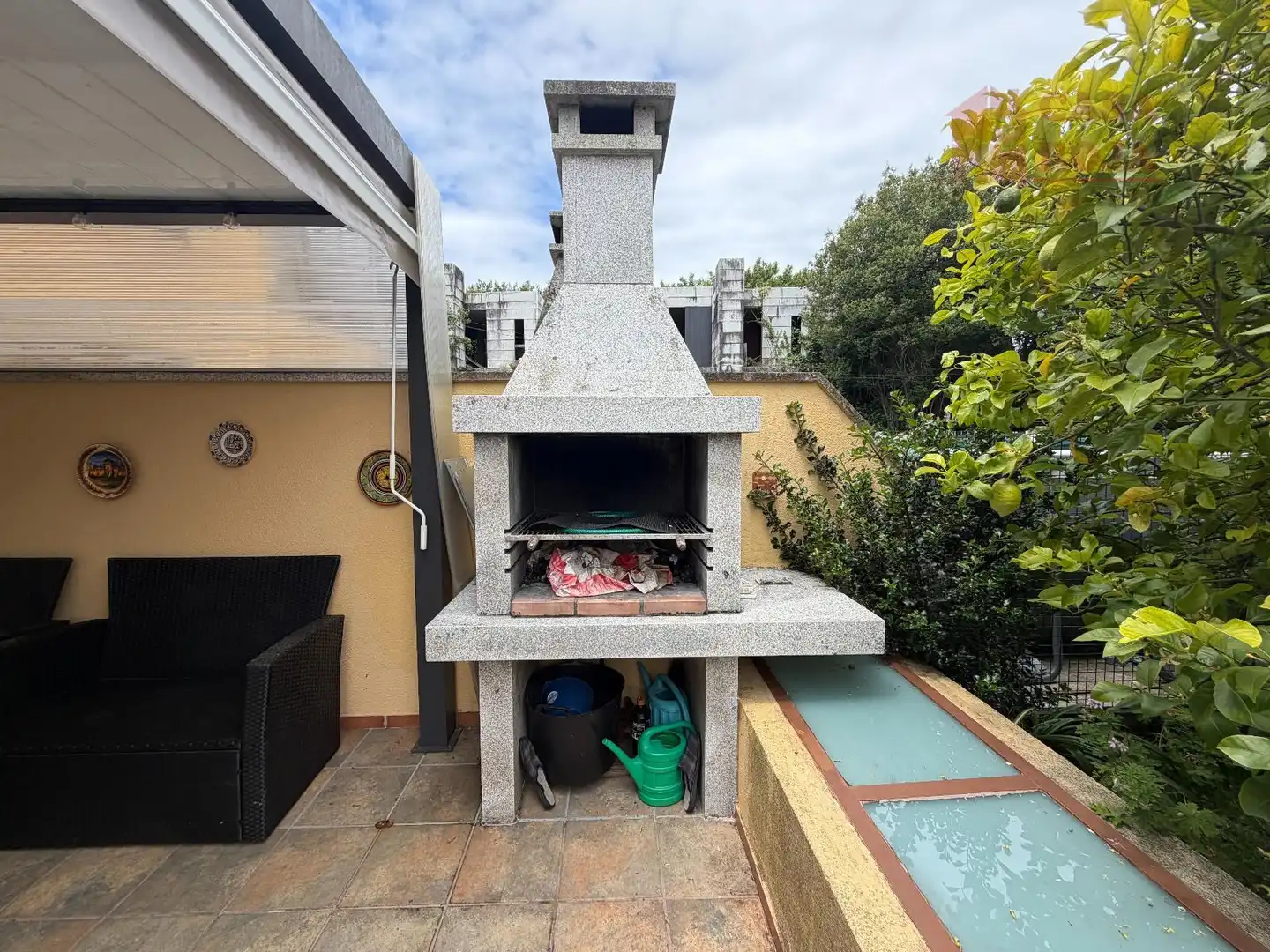 Terrassa de Casa adosada en venda en Cangas  amb Calefacció, Parquet i Traster