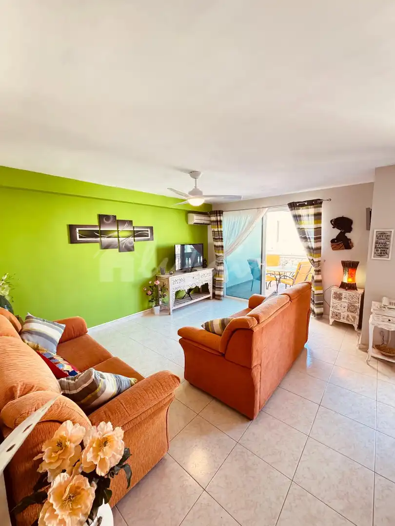 Wohnzimmer von Dachboden zum Verkauf in Arona