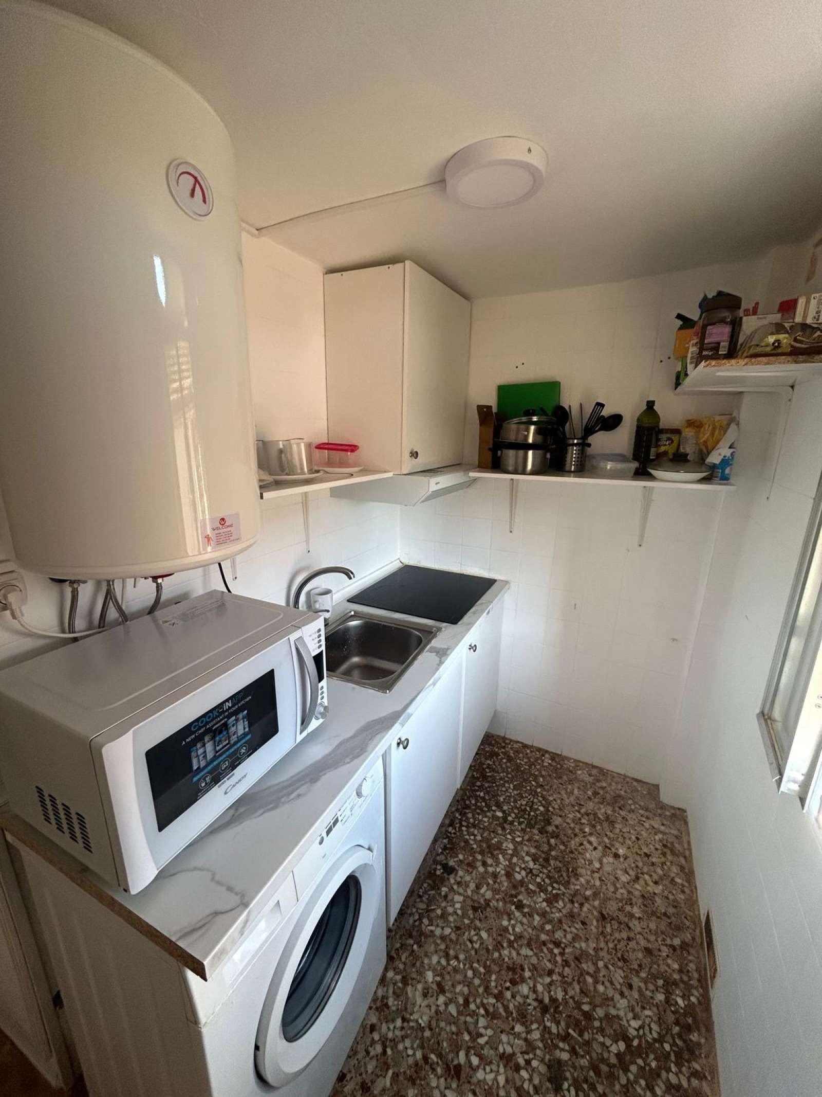 Kitchen of Flat to share in  Madrid Capital  with Air Conditioner, Heating and Terrace