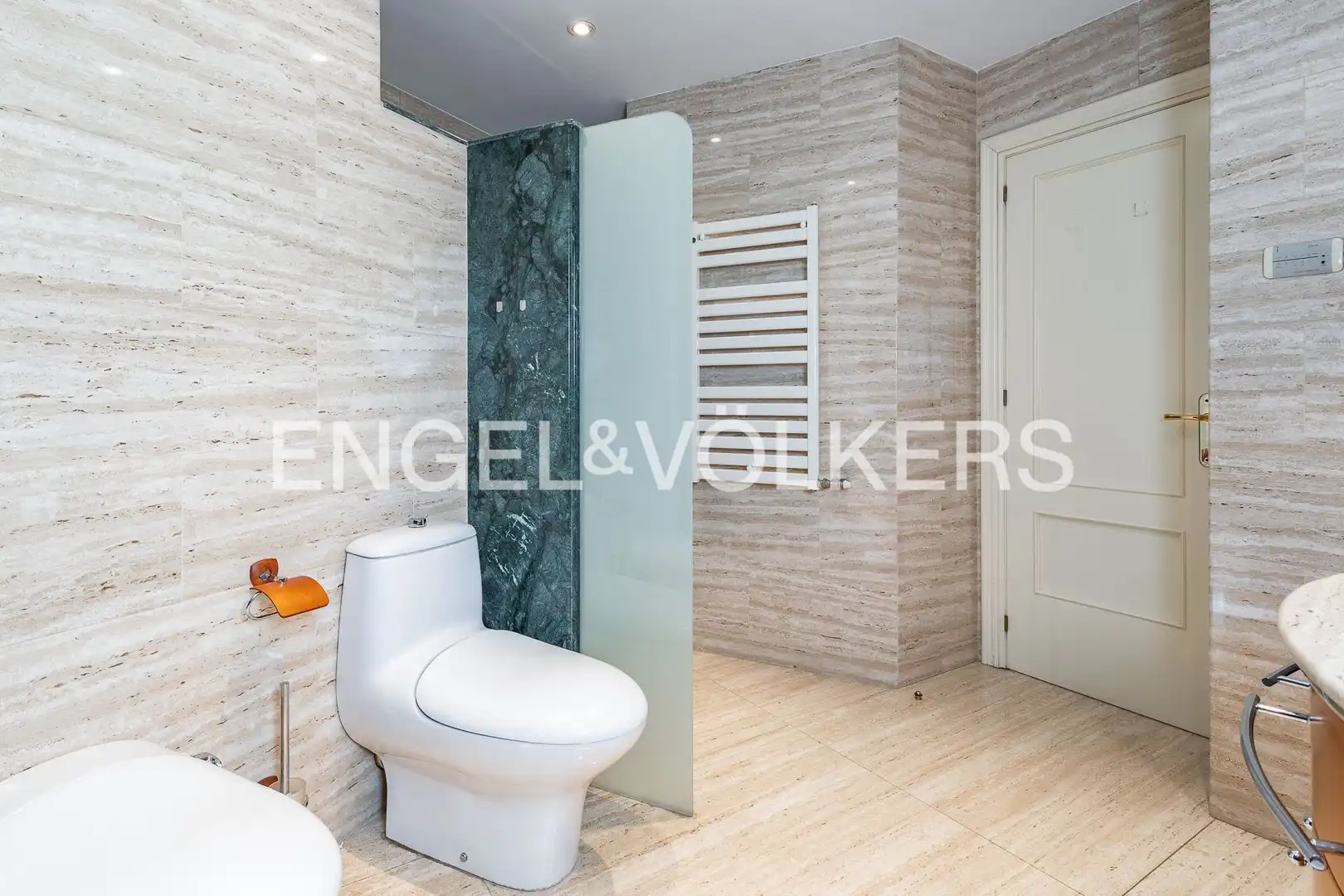 Baño de Piso en venta en Barcelona con Aire acondicionado, Calefacción y Terraza