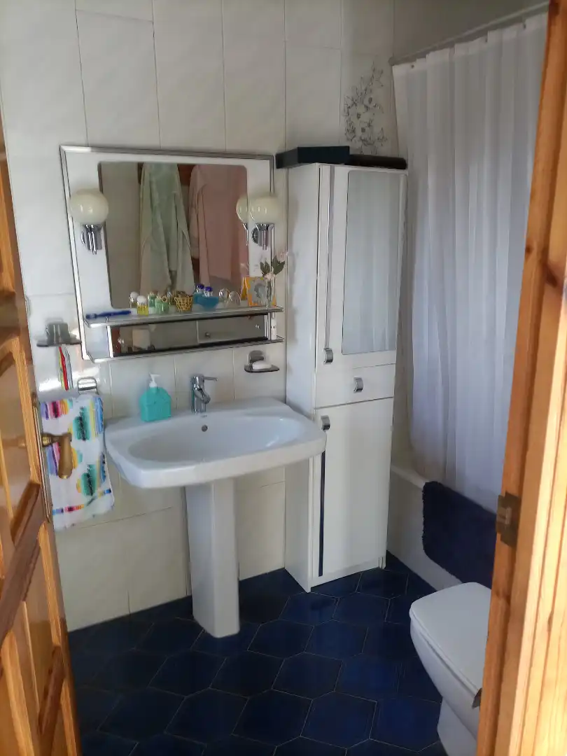 Bany de Casa o xalet en venda en Alpujarra de la Sierra amb Aire condicionat, Calefacció i Jardí privat