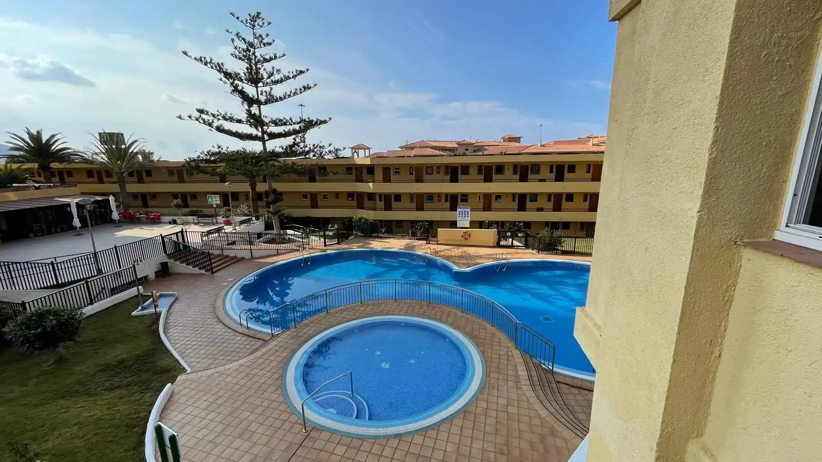 Piscina de Apartamento en venta en Arona con Aire acondicionado, Amueblado y Horno