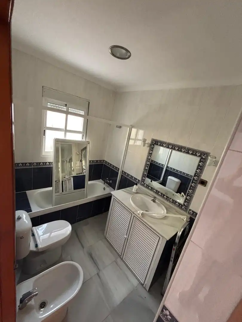 Bathroom of Houses for sale in Jerez de la Frontera