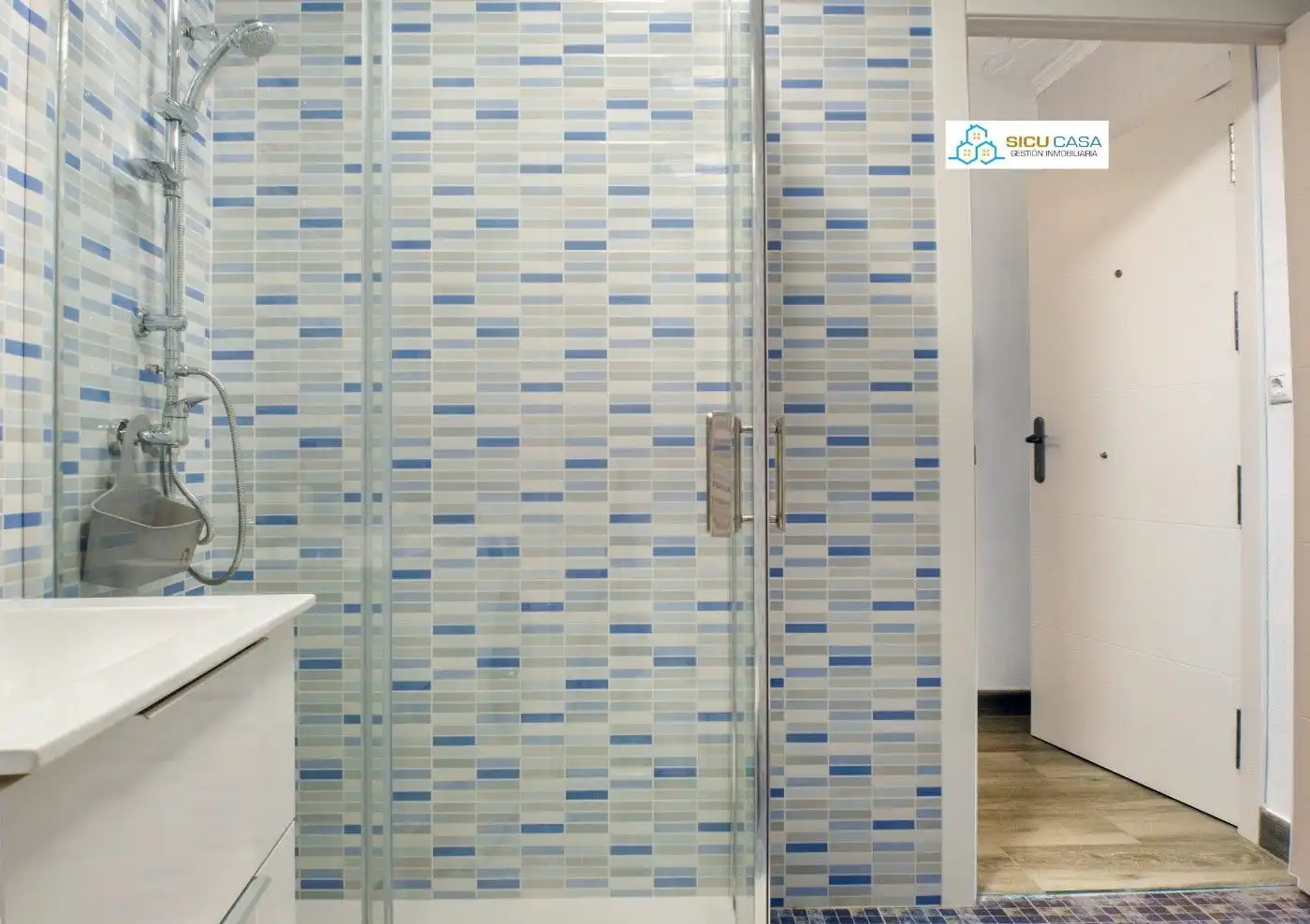 Bathroom of Houses for sale in Jijona / Xixona  with Air Conditioner, Terrace and Storage room