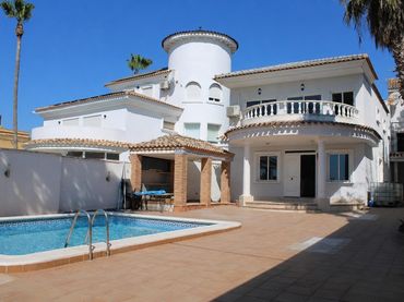 Chalet en venta en Jacarilla
