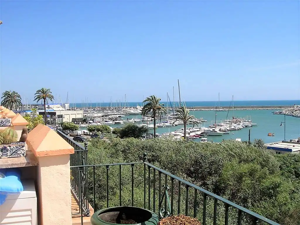 Detached homes for sale in Estepona  with Air Conditioner, Heating and Terrace