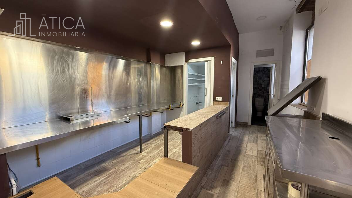 Local de lloguer a Italia, 46, Carmelitas, San Bernardo - Carmelitas - Campus