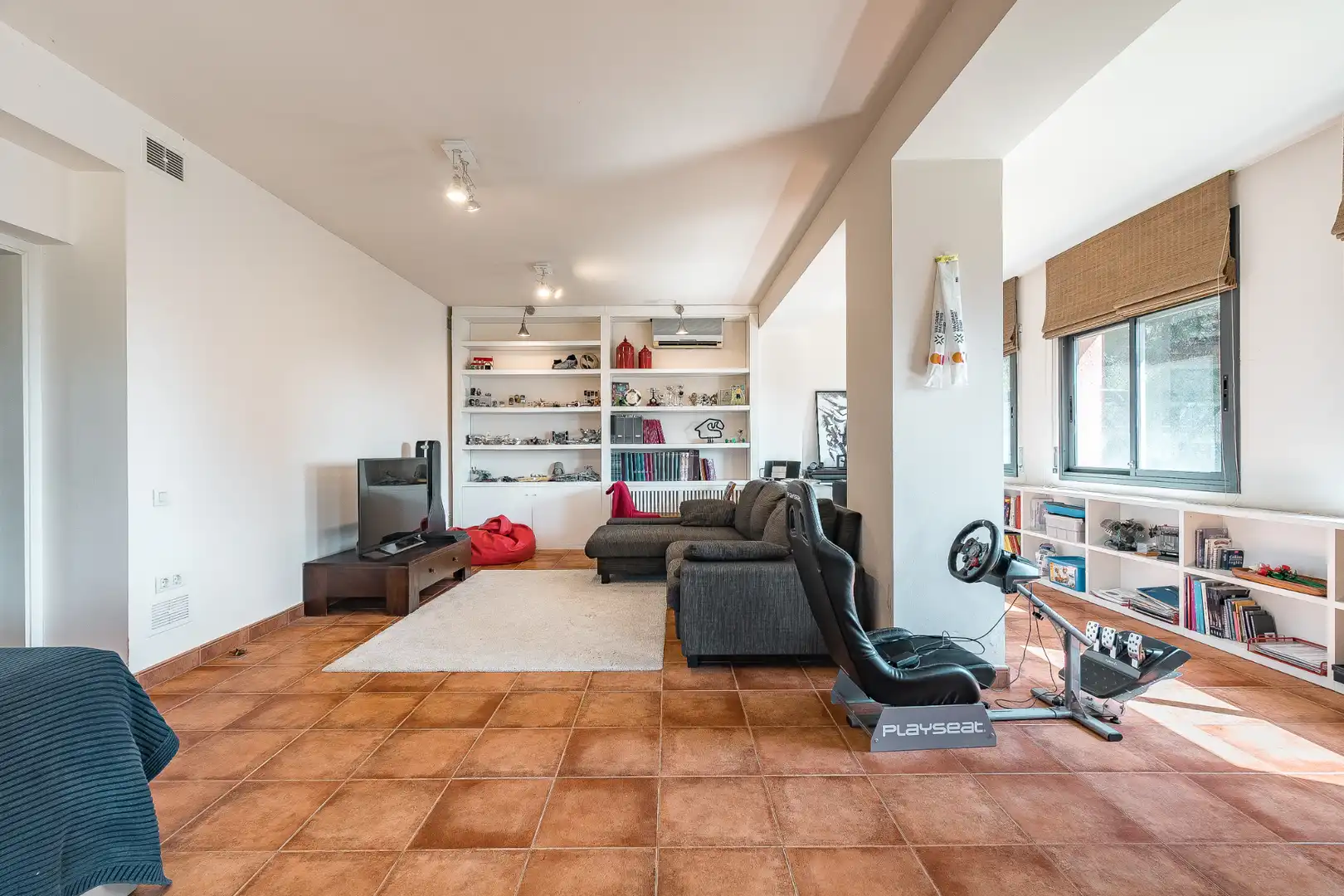 Sala d'estar de Casa o xalet en venda en Castelldefels amb Aire condicionat, Calefacció i Jardí privat