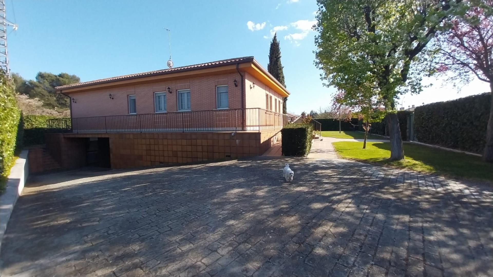 Vista exterior de Casa o xalet en venda en Valladolid Capital amb Aire condicionat, Calefacció i Jardí privat