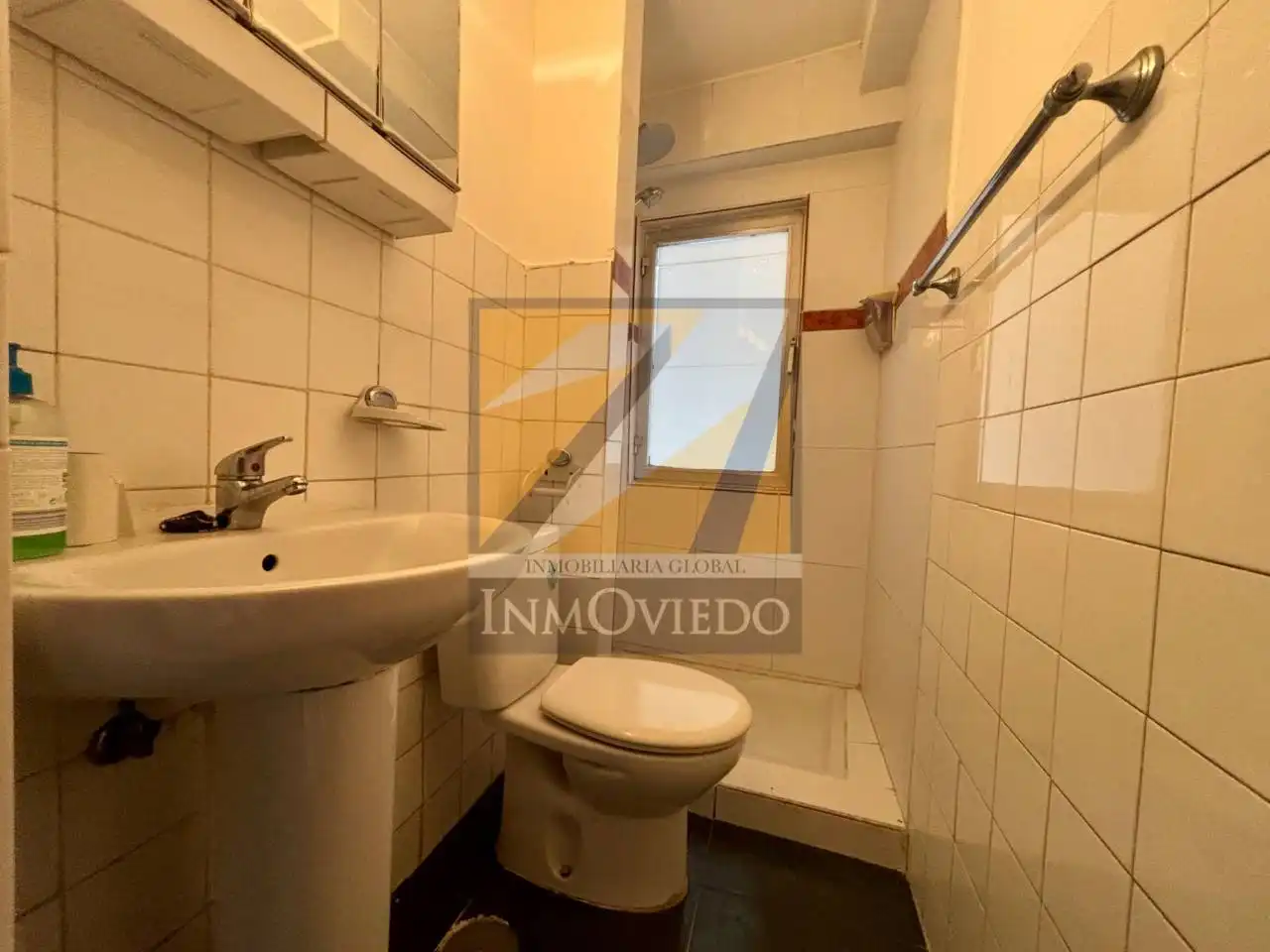 Bathroom of Flat for sale in Avilés  with Heating and Terrace