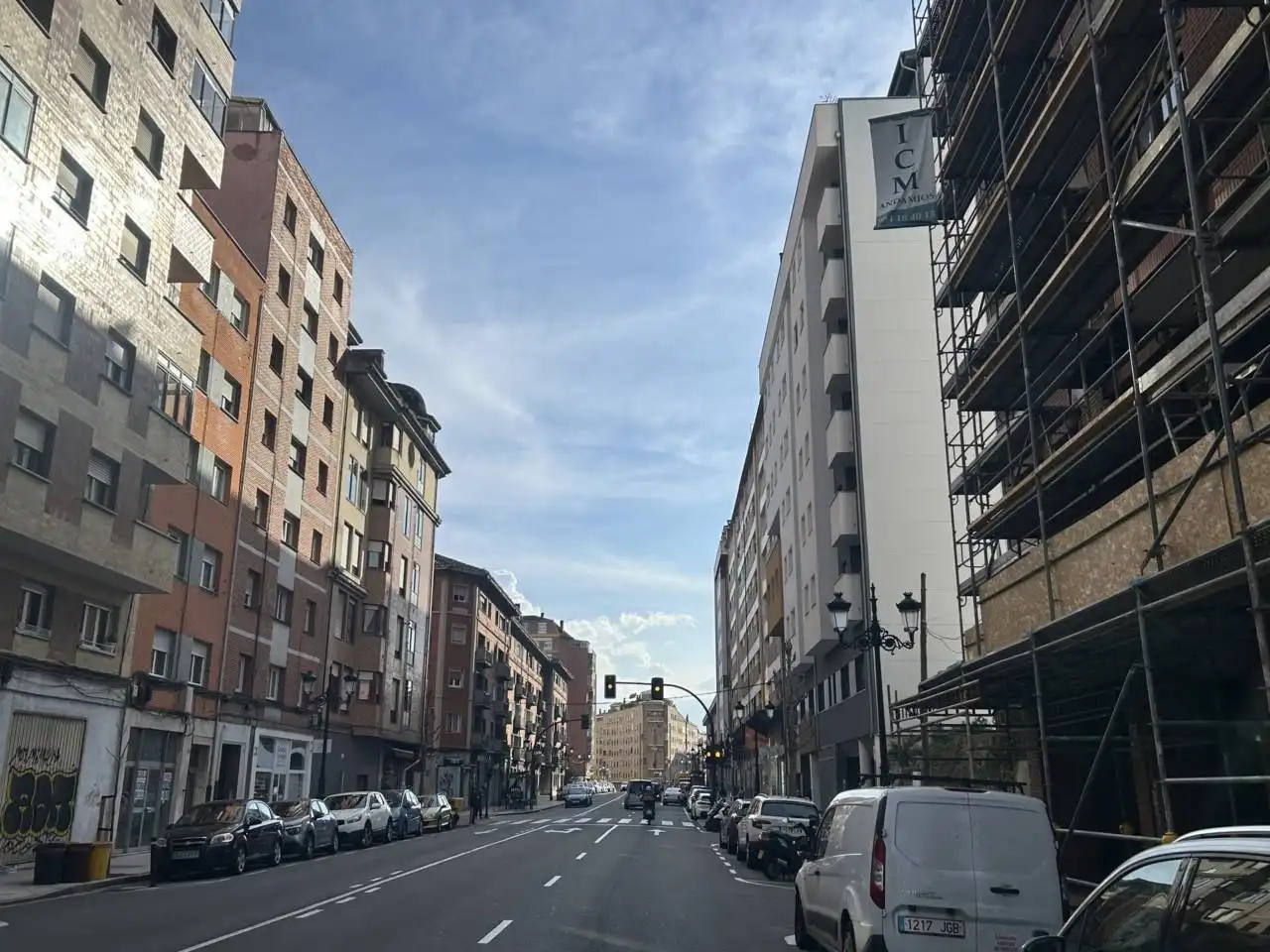 Außenansicht von Wohnung zum Verkauf in Oviedo  mit Heizung, Parkett und Abstellraum