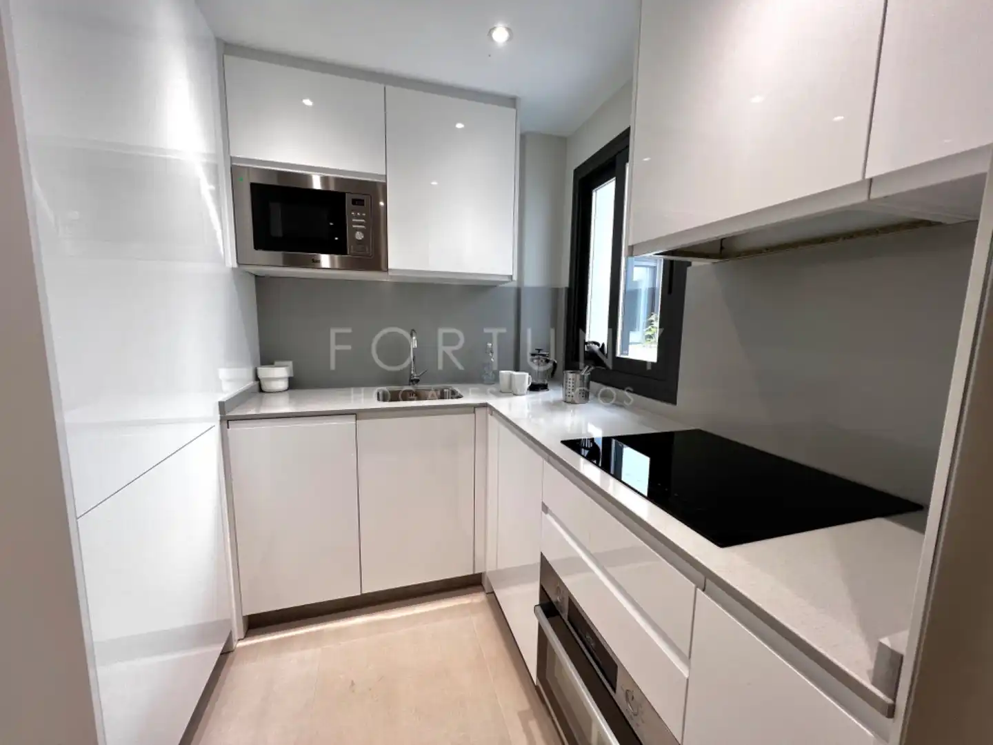 Flat with pool for sale in Calle Reino Unido 2, imagen 6