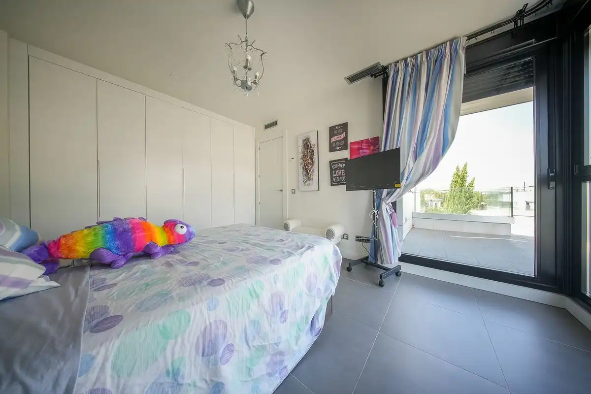 Dormitori de Casa o xalet en venda en Las Rozas de Madrid amb Aire condicionat, Calefacció i Jardí privat