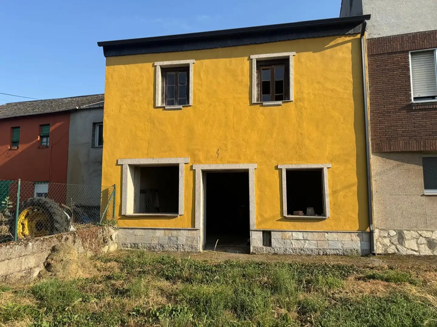 Vista exterior de Finca rústica en venda en Ponferrada amb Terrassa