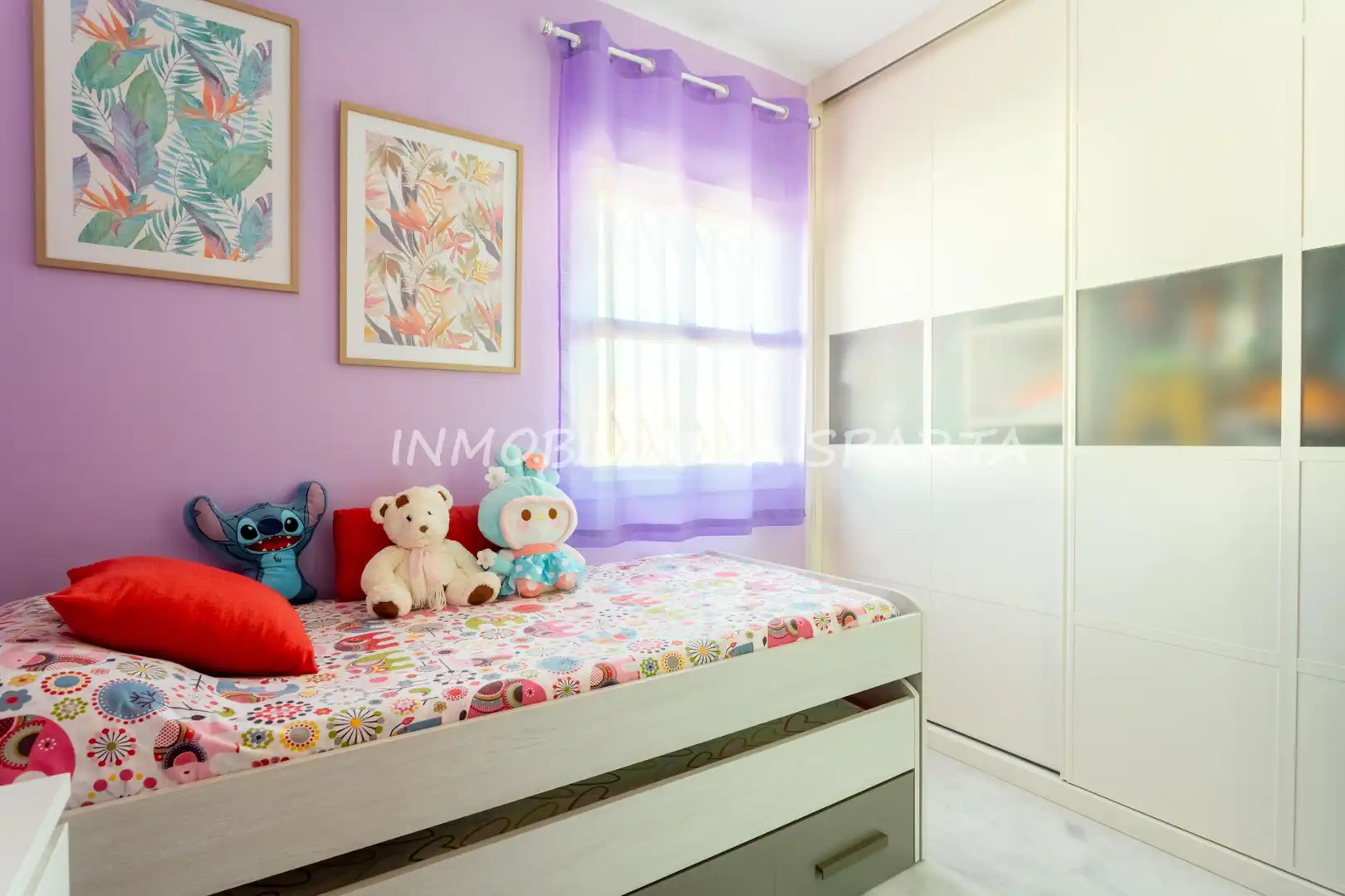 Habitación de Casa adosada en venta en Villanueva del Ariscal con Aire acondicionado, Calefacción y Jardín privado