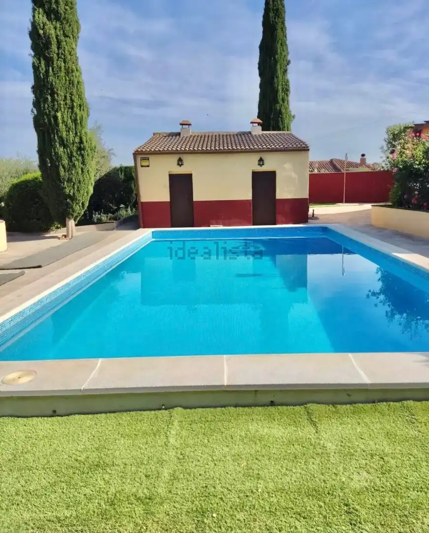 Swimming pool of Houses for sale in Jaén  with Air Conditioner, Heating and Private garden