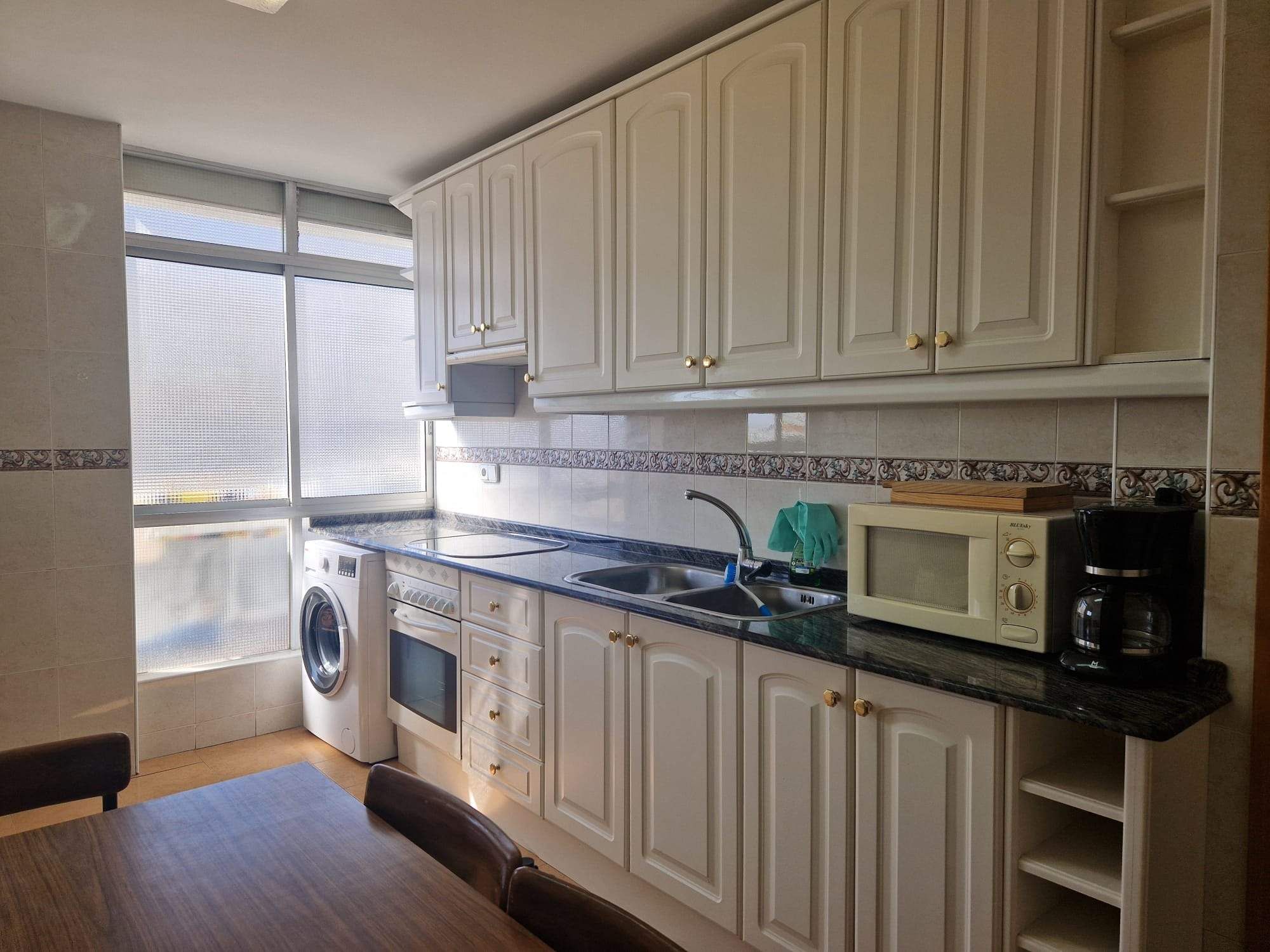 Cocina de Apartamento en venta en Salou con Aire acondicionado, Jardín privado y Terraza